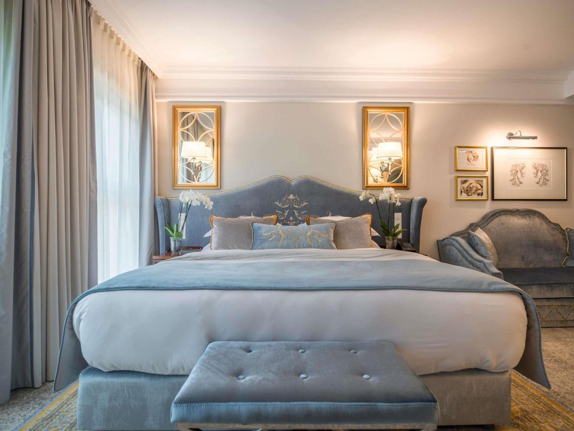 Junior King Suite